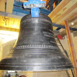 The bell arrives at the bellfry
